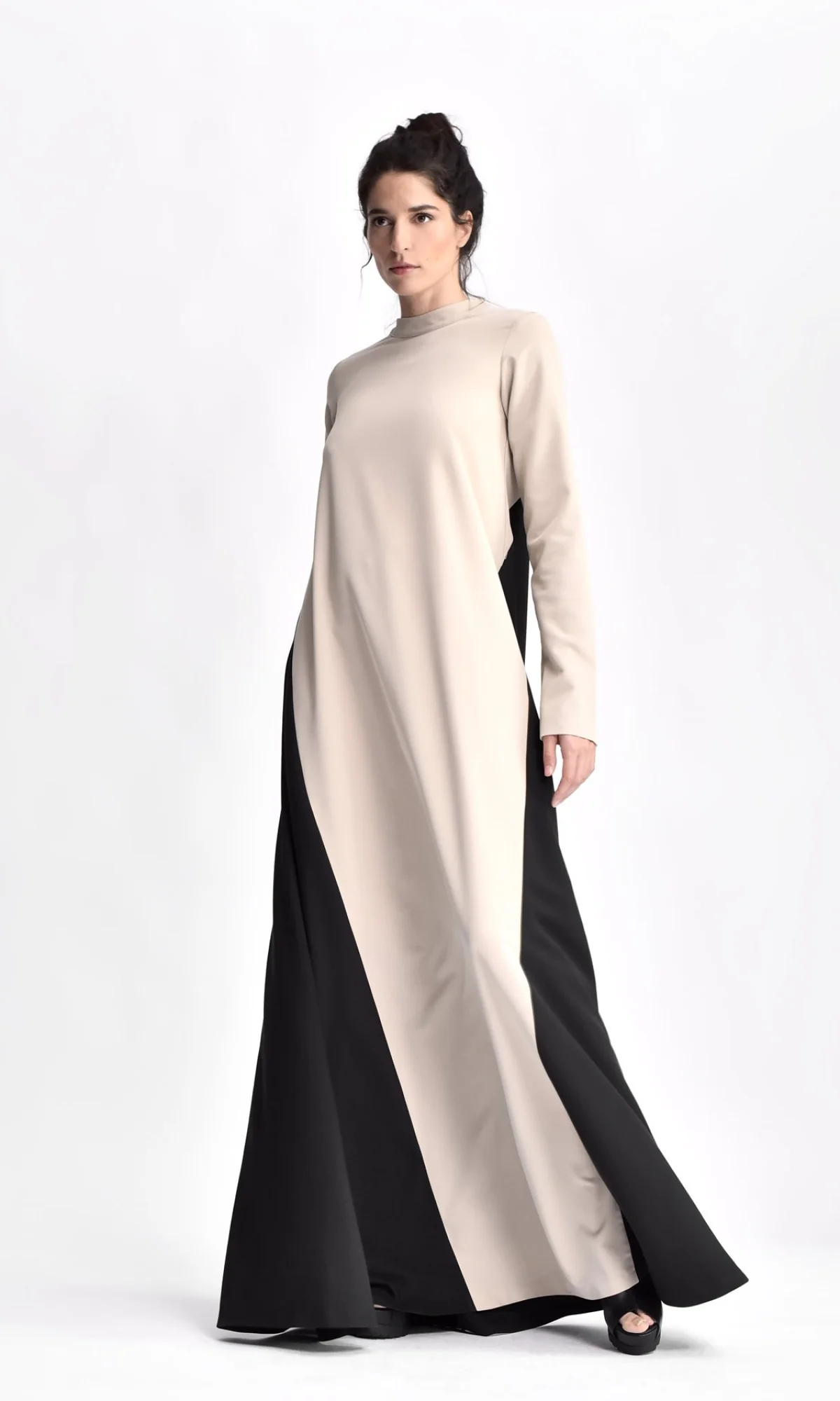 Bicolor Maxi Dress with Long Sleeves - Image 2