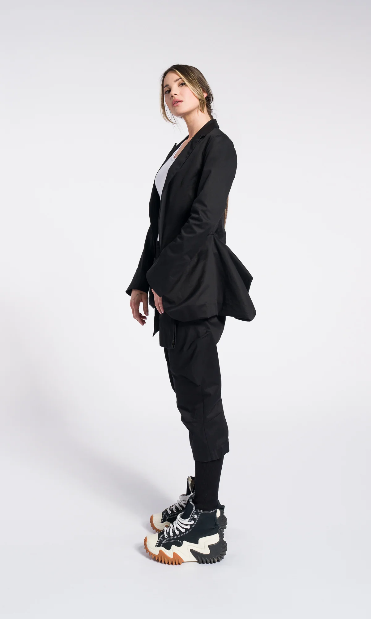 Black Utility Cargo Pants – Structured Minimal Streetwear with Statement Pockets - Image 4