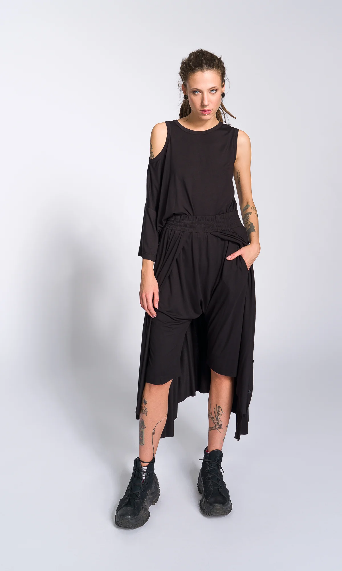 Cape Pants with Side Buttons - Image 10