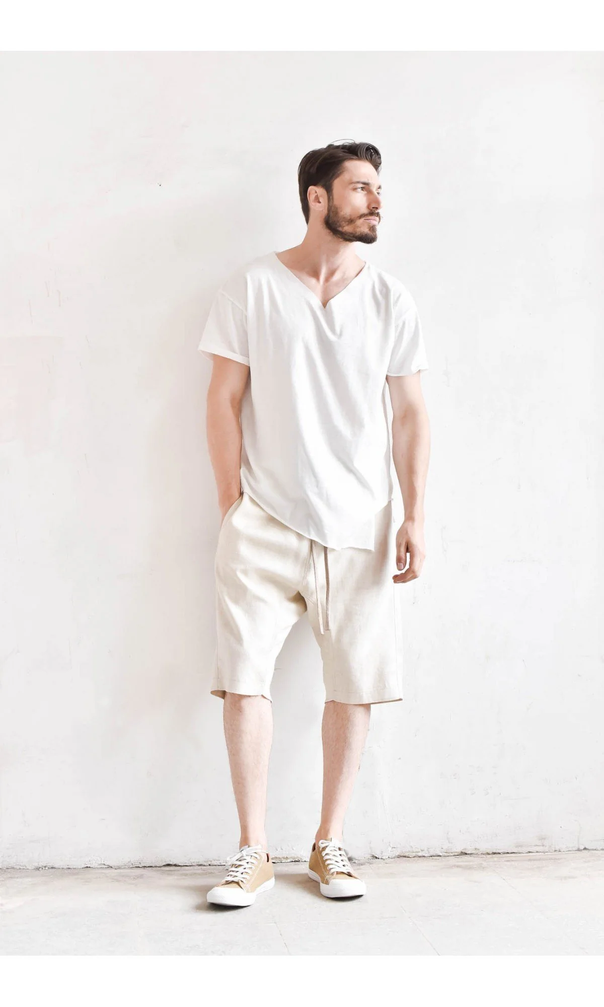 Casual Plain V-neck T-shirt - Image 3