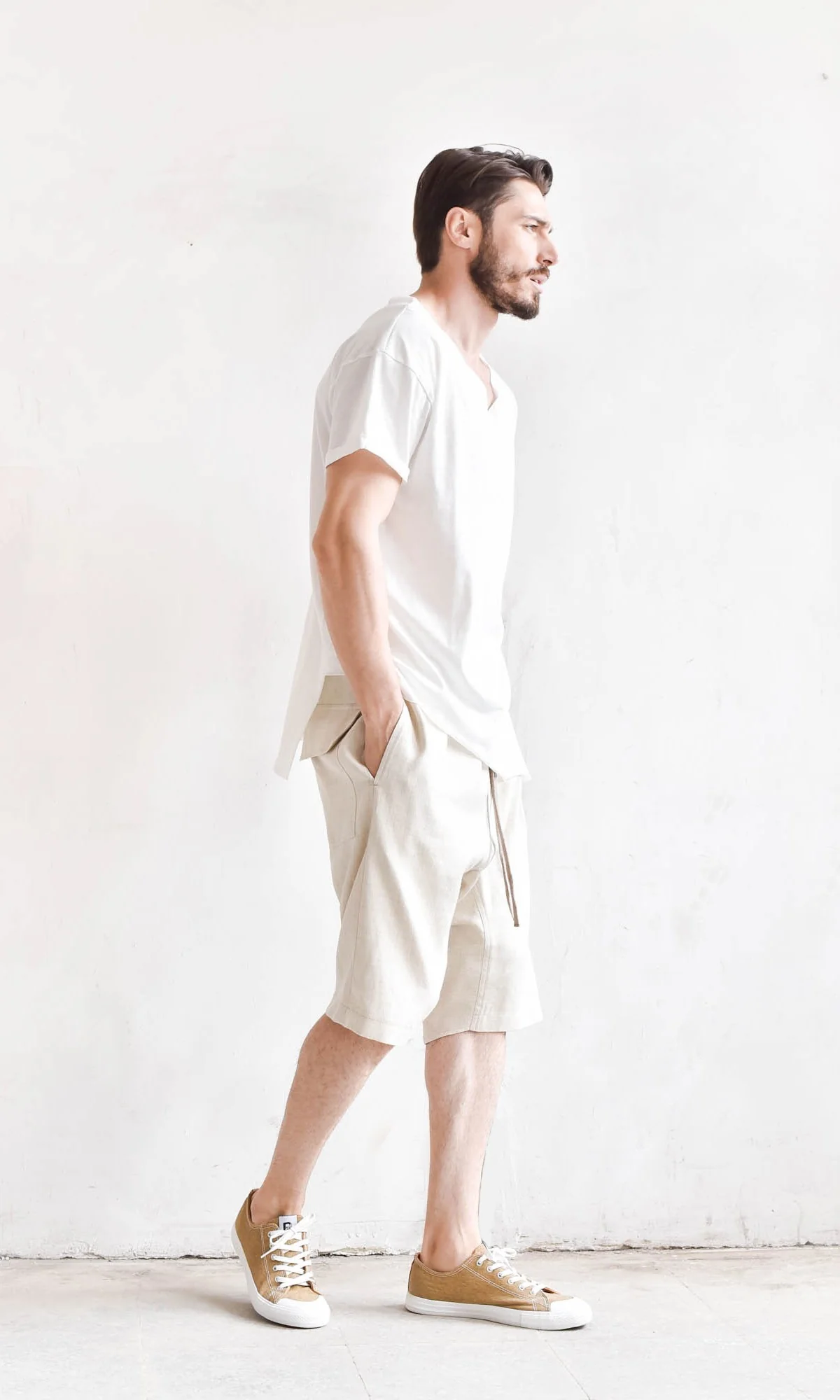 Casual Plain V-neck T-shirt - Image 5