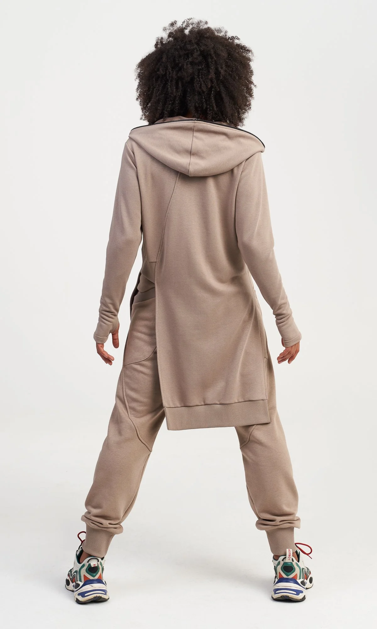 Hooded Sweatshirt with Asymmetric Length - Image 10