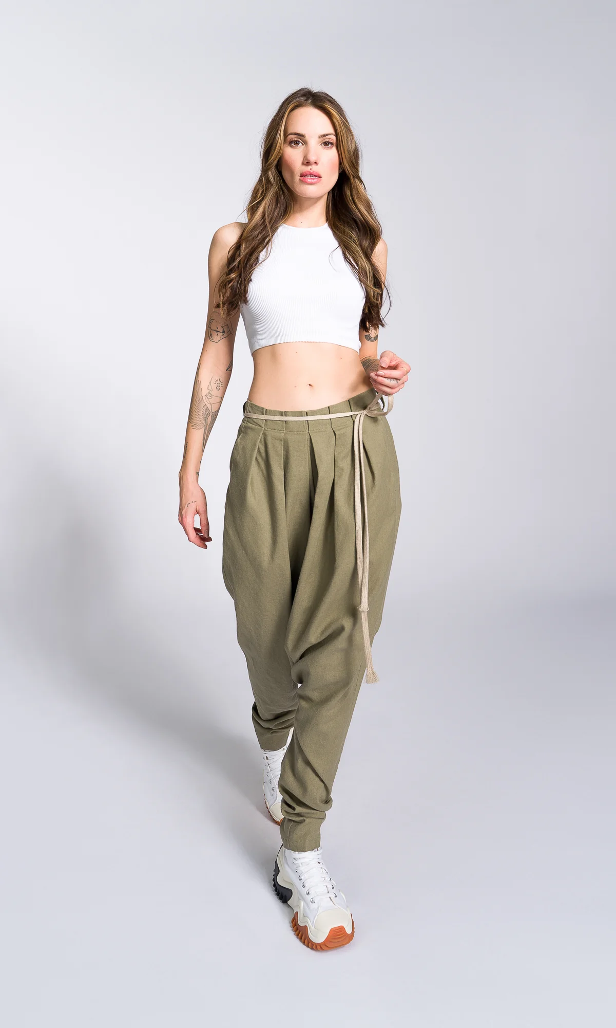 Linen Drop Crotch Pants with Front Pleats - Image 4