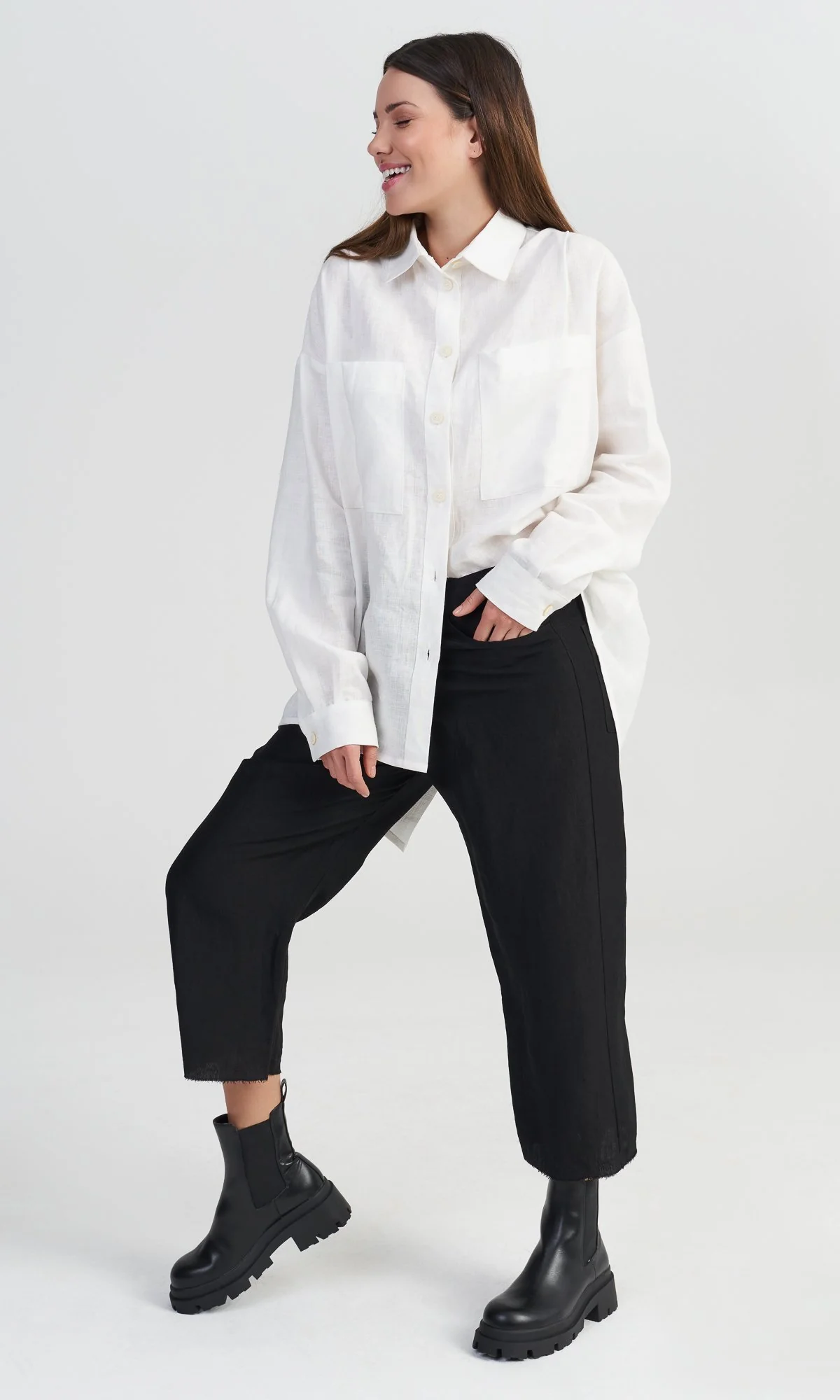 Linen Overlapping Crop Pants - Image 4