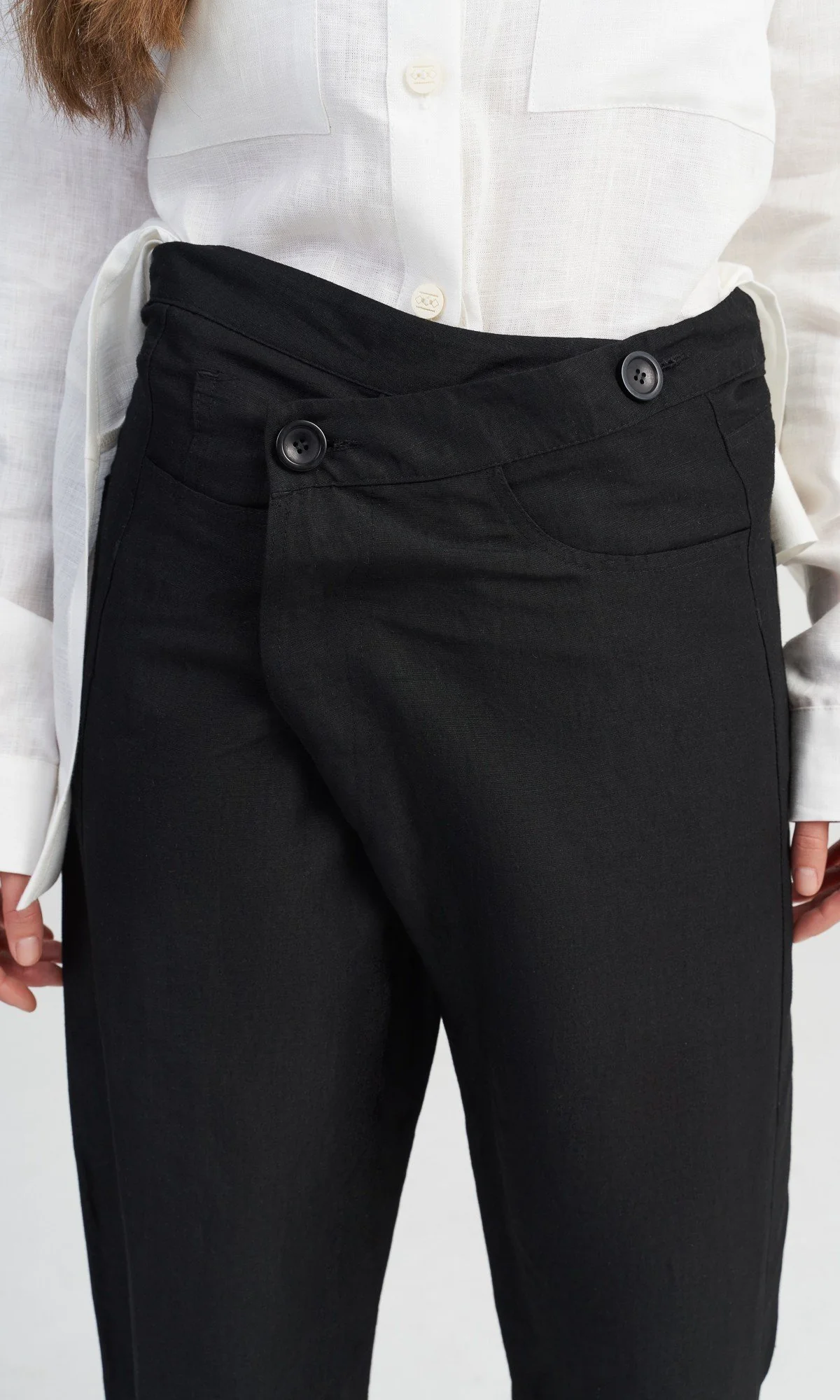 Linen Overlapping Crop Pants - Image 5