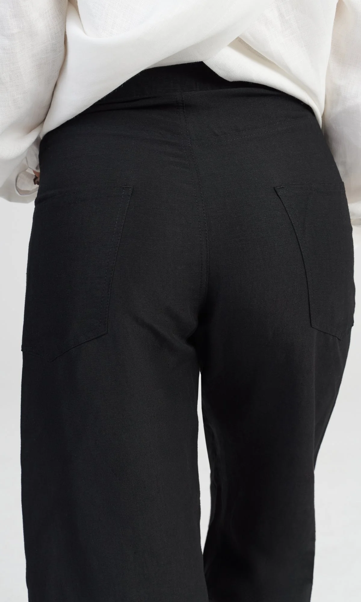 Linen Overlapping Crop Pants - Image 7
