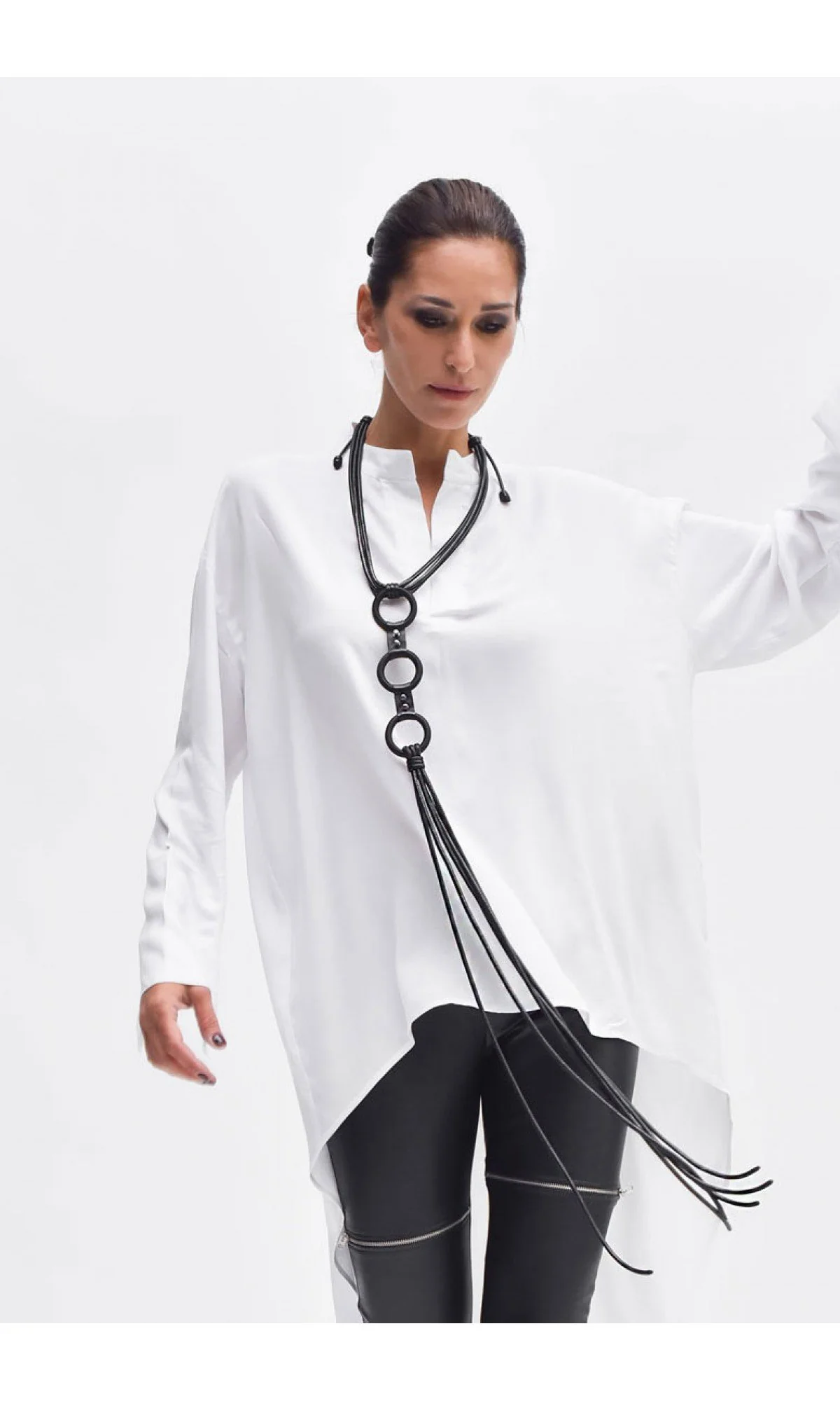 Long Leather circles Necklace - Image 3