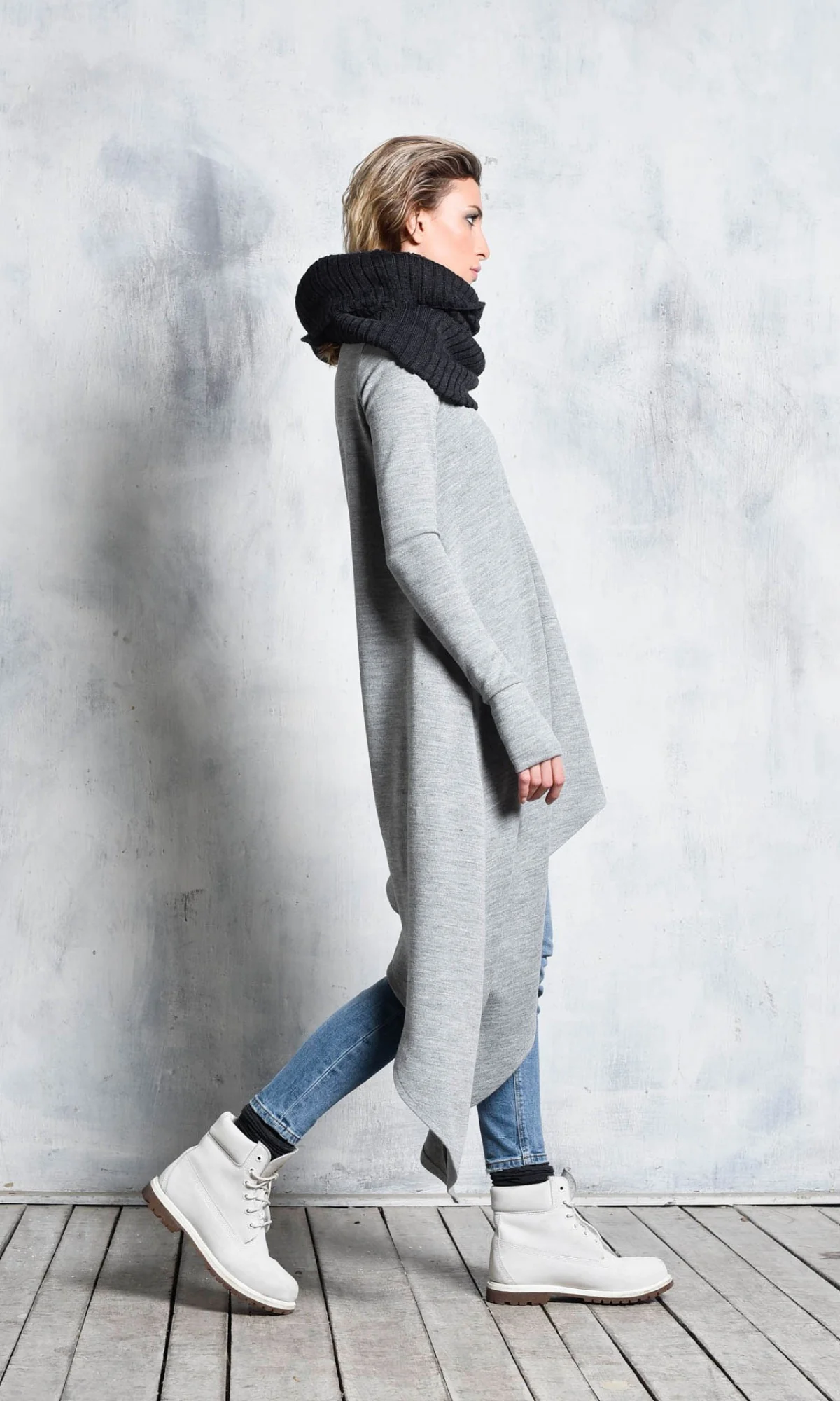 Loose Knitted Tunic with Long Sleeves - Image 3