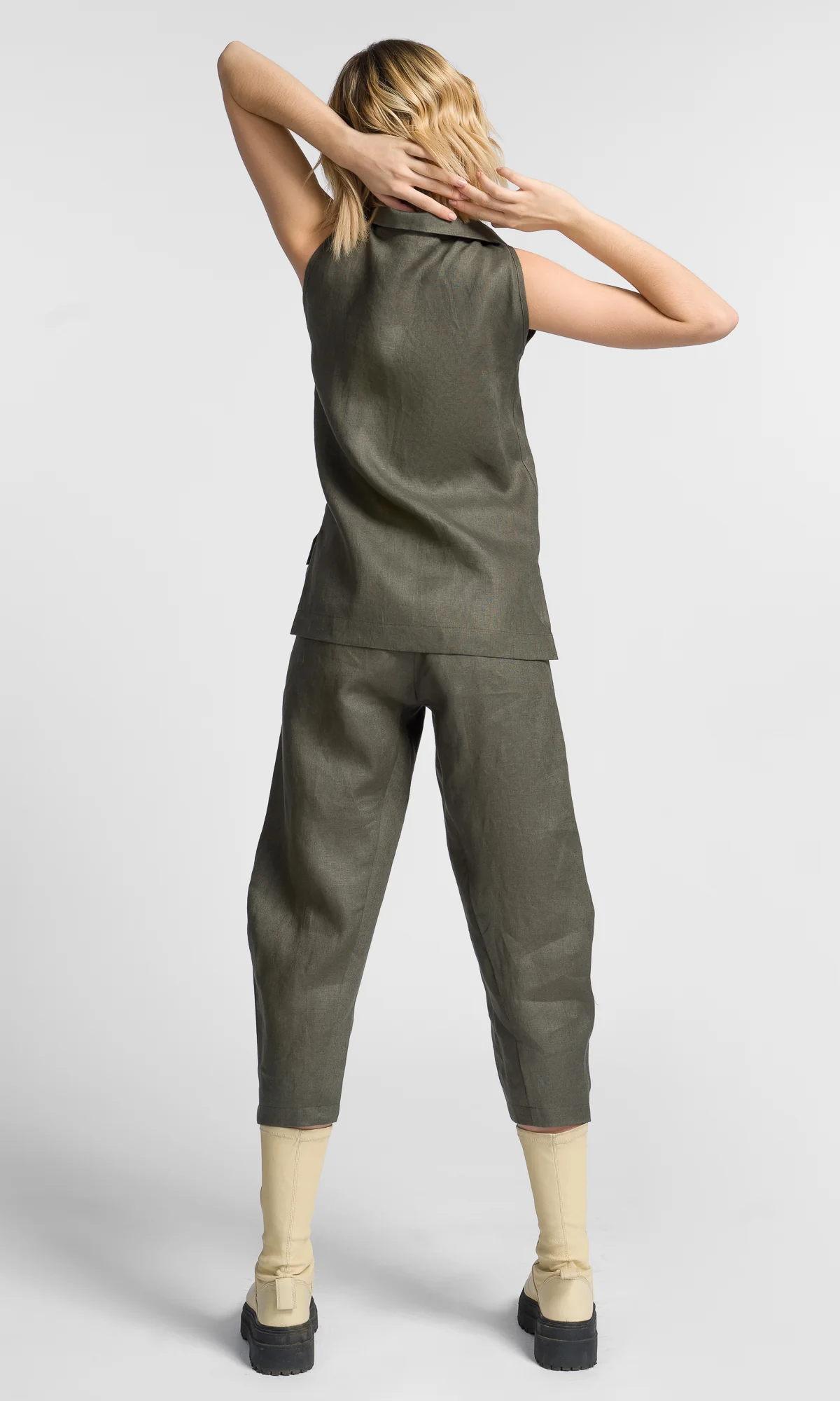 Sleeveless Buttoned Linen Top - Image 7