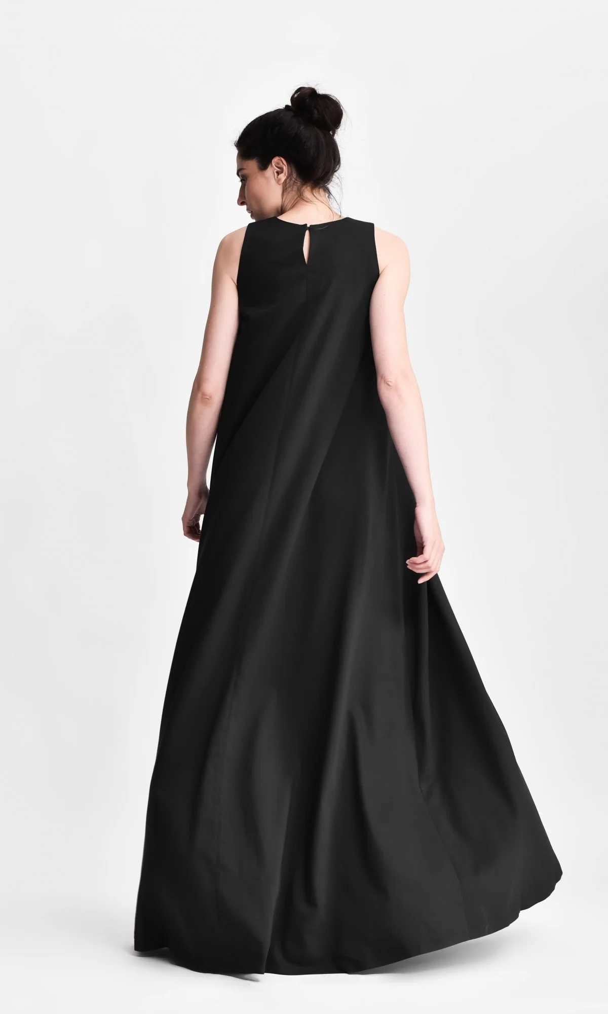 Sleeveless Maxi Dress with Side Pockets - Image 4