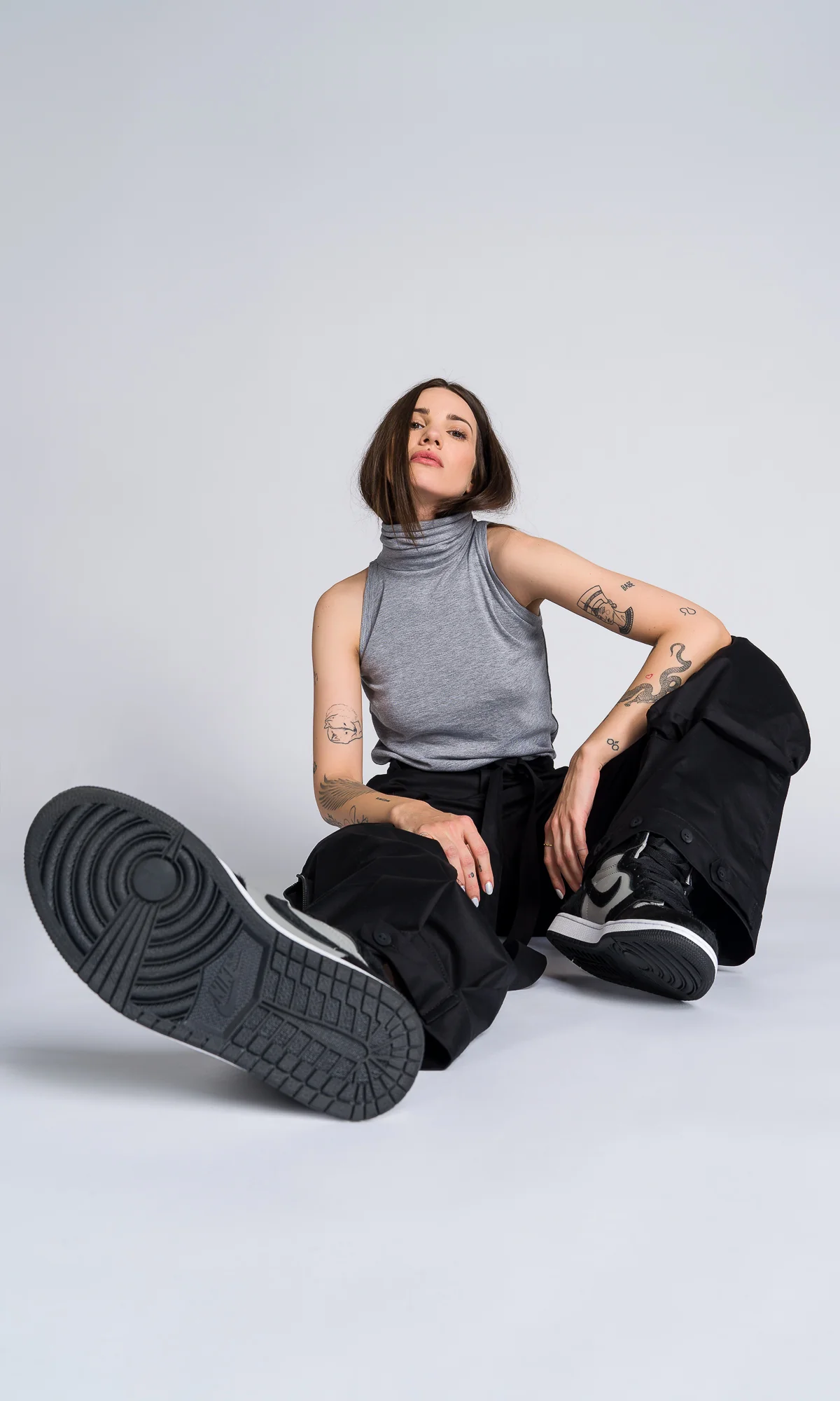 Sleeveless Turtleneck Top - Image 7