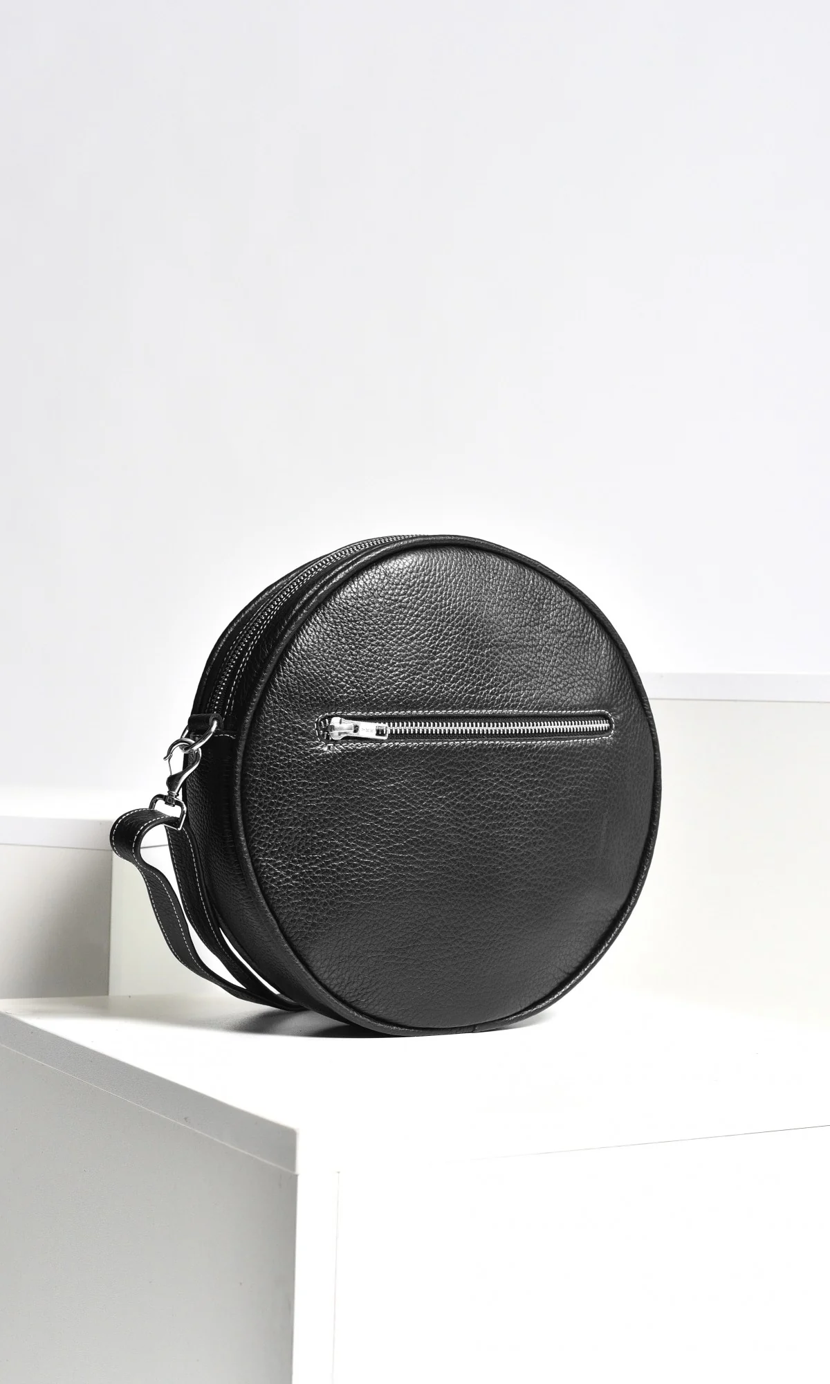 Small Circle Crossbody Bag - Image 6