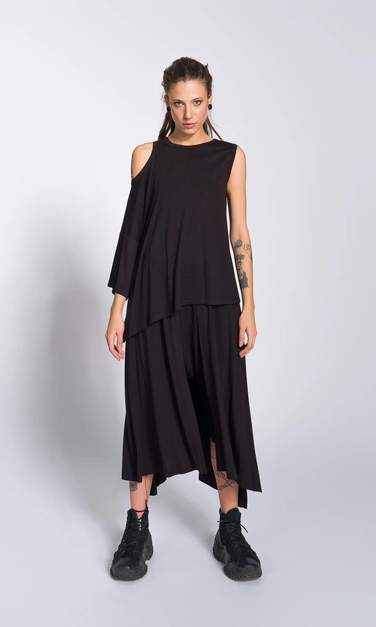 Two-piece Set of Cape Pants and One Sleeve Top - Image 4