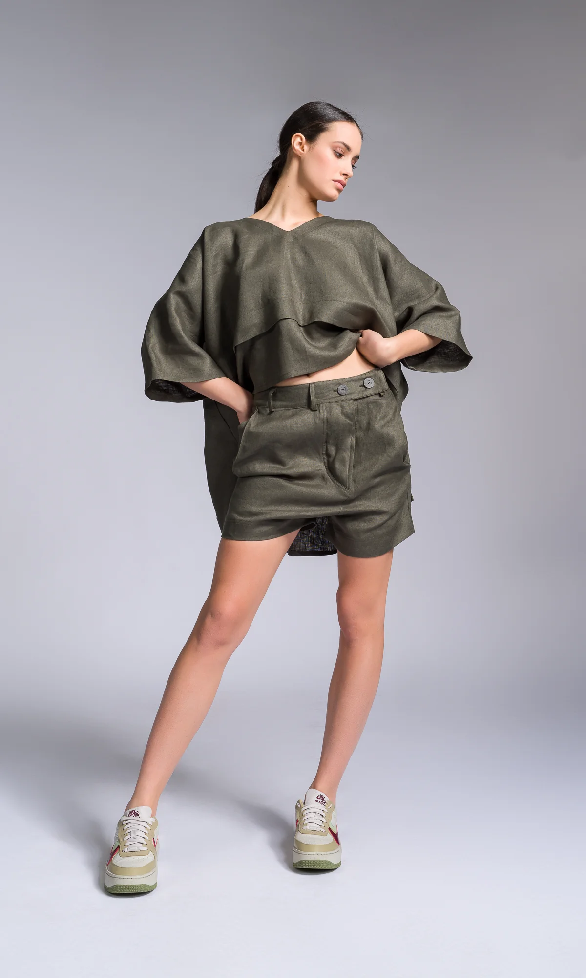 Two-piece Set of Linen Kimono Blouse and Twisted Shorts - Image 6