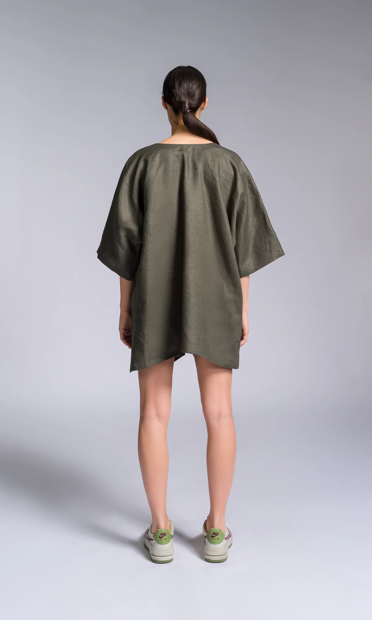 Two-piece Set of Linen Kimono Blouse and Twisted Shorts - Image 7