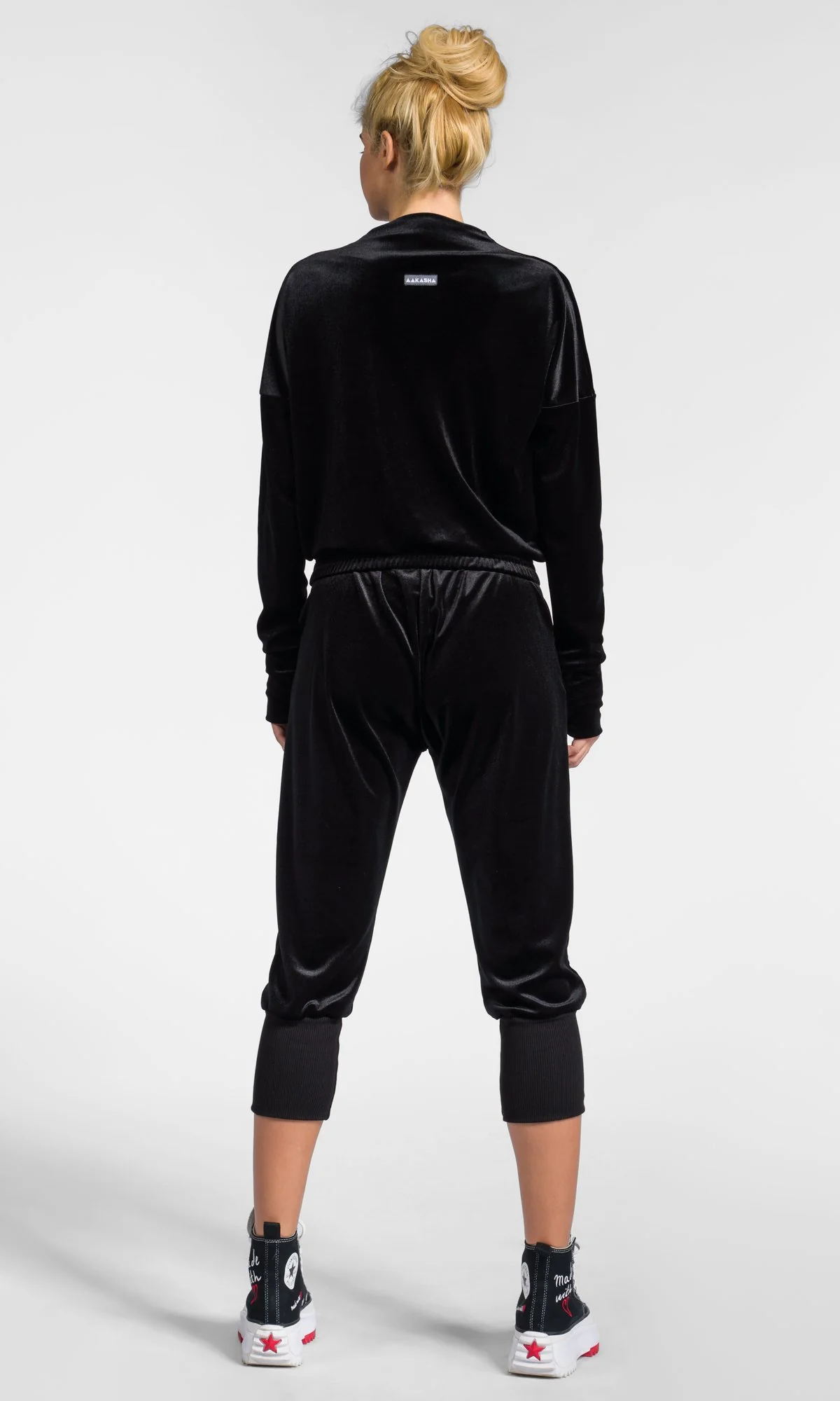 Two-piece Set of Velvet Blouse and Joggers - Image 6