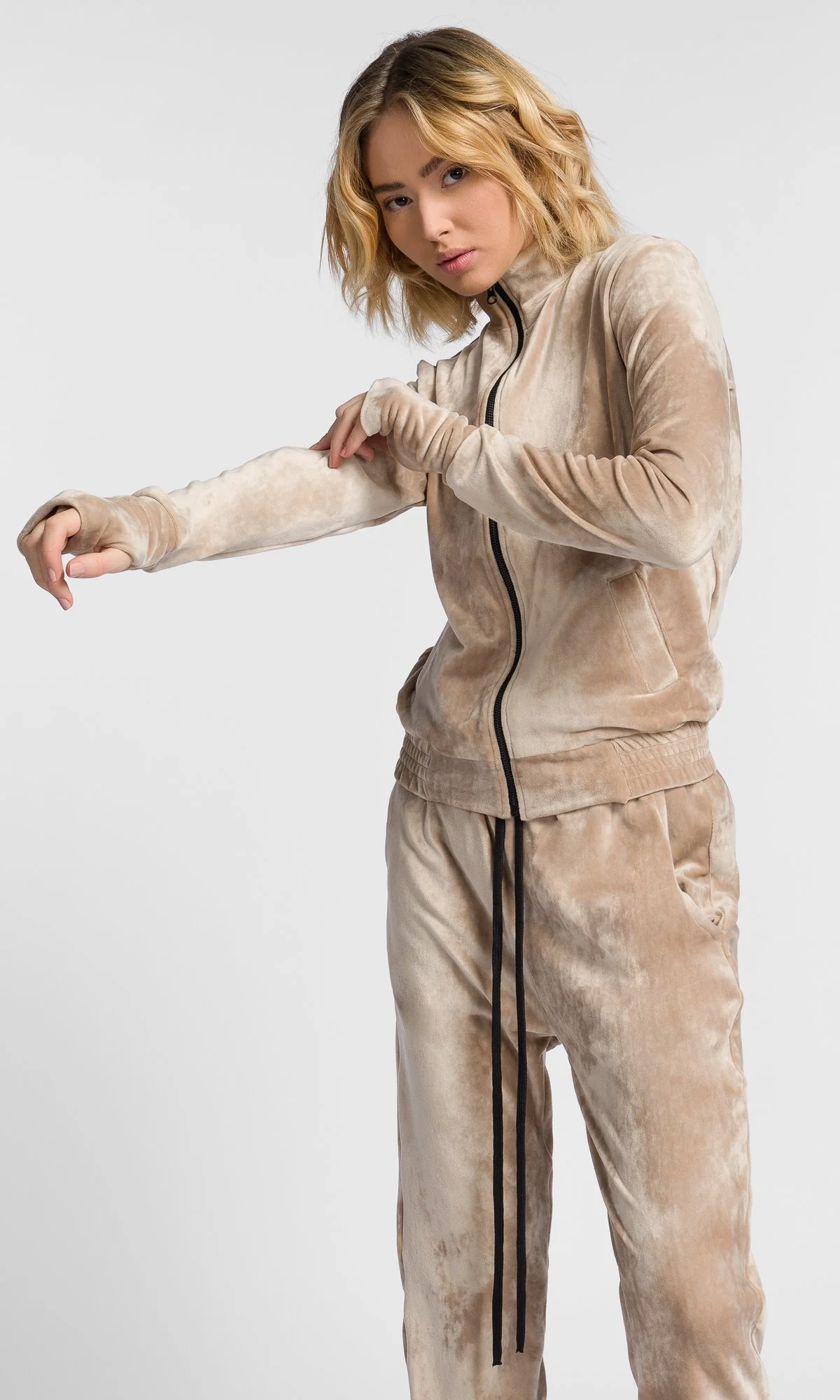 Two-piece Set of Velvet Sweatshirt - Image 7